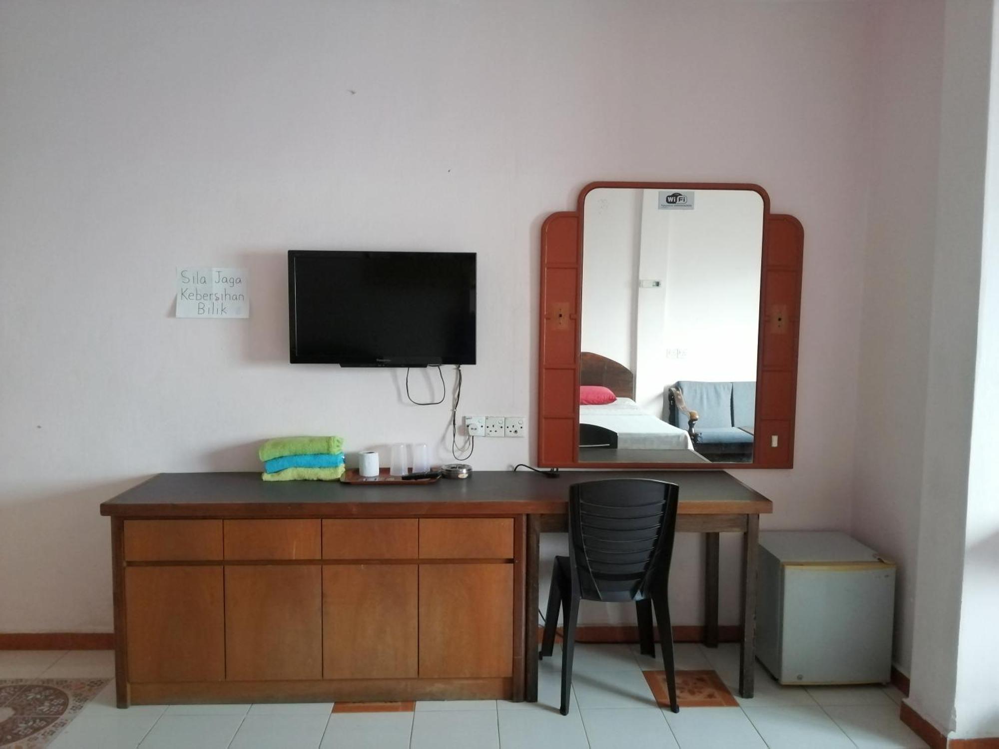 New Budget Inn Hotel Chukai Kültér fotó