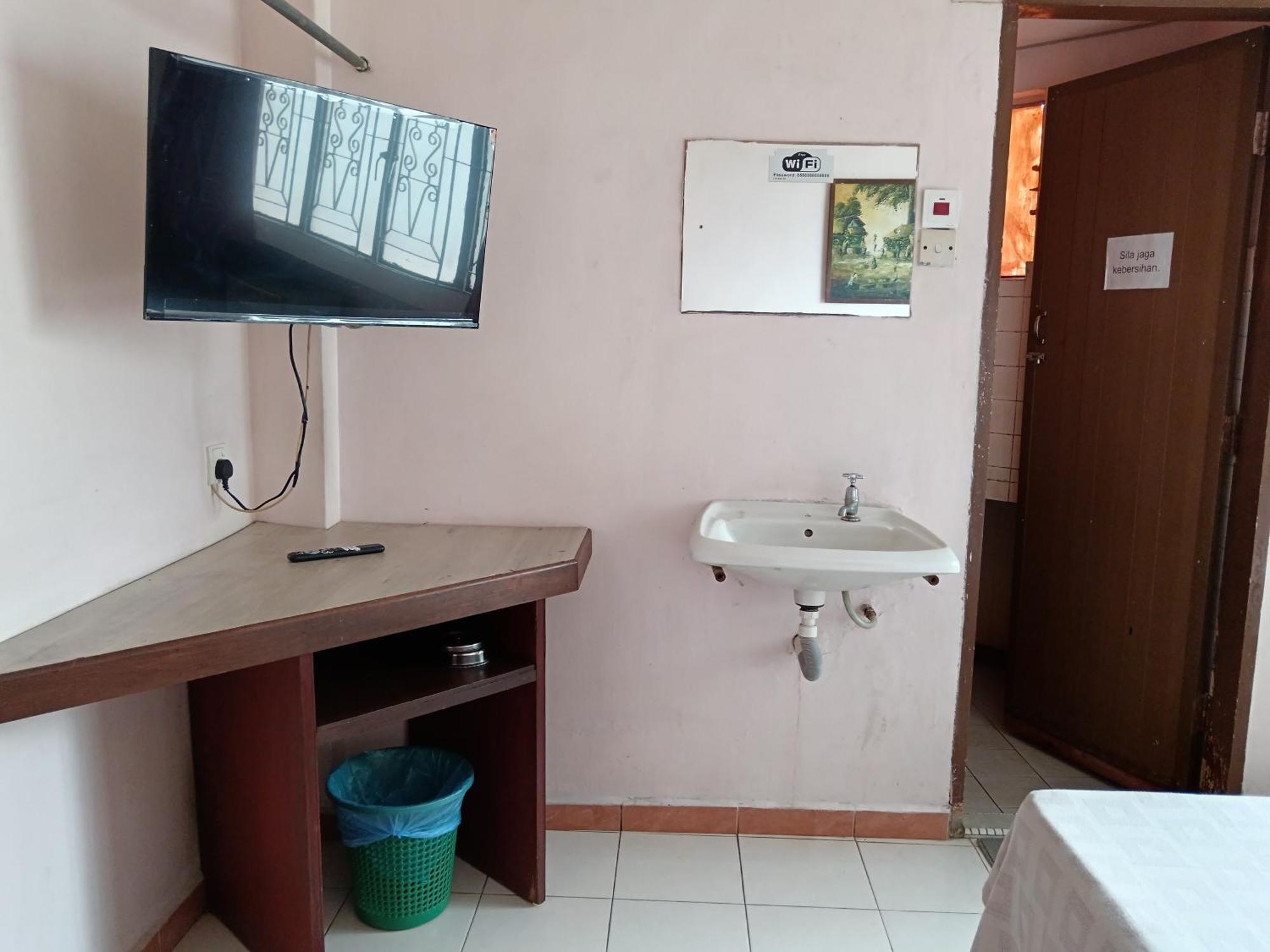 New Budget Inn Hotel Chukai Kültér fotó