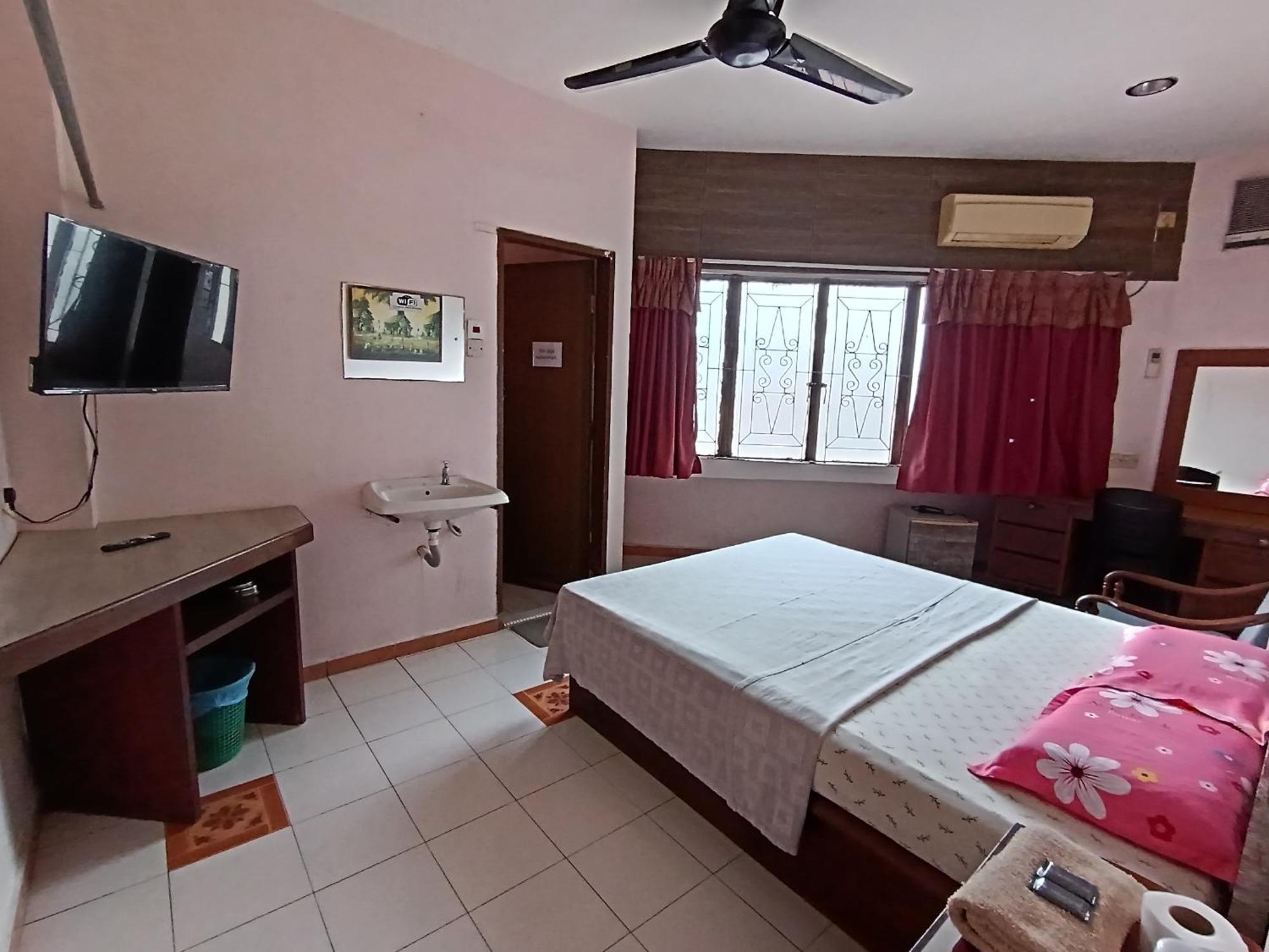 New Budget Inn Hotel Chukai Kültér fotó
