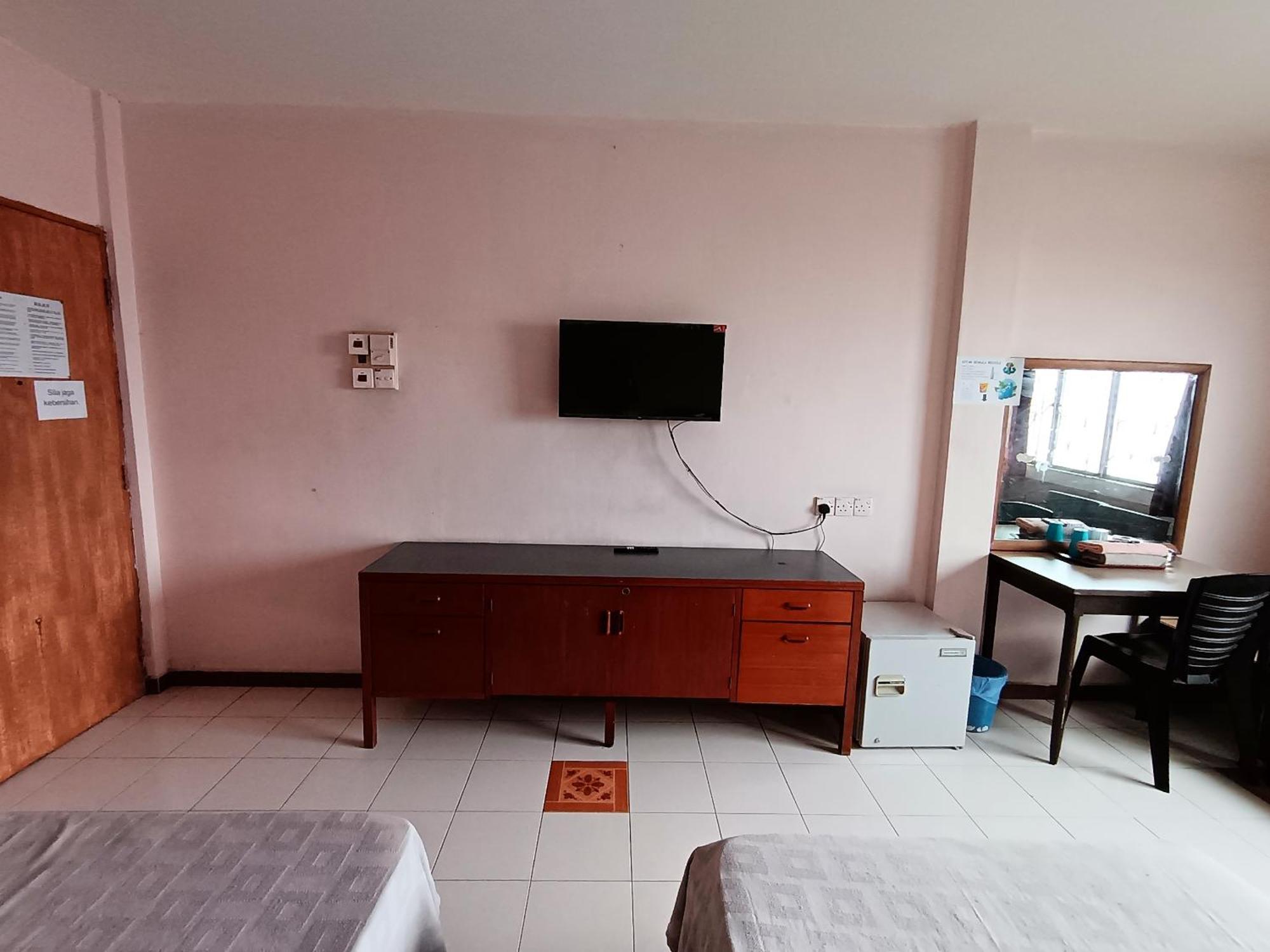 New Budget Inn Hotel Chukai Kültér fotó