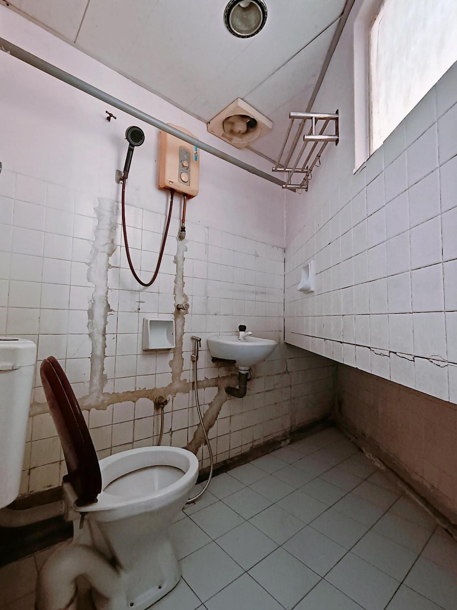 New Budget Inn Hotel Chukai Szoba fotó