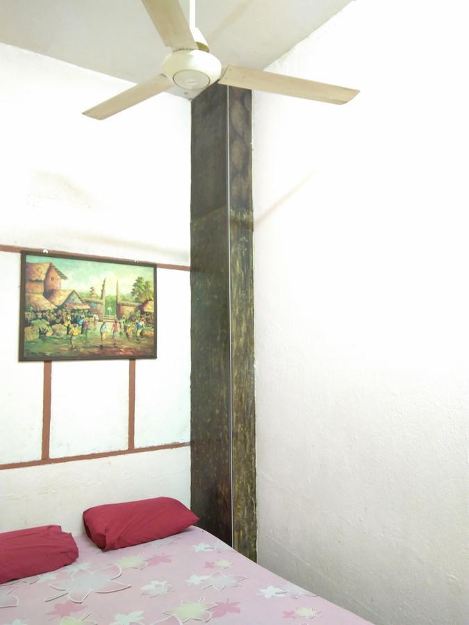 New Budget Inn Hotel Chukai Kültér fotó